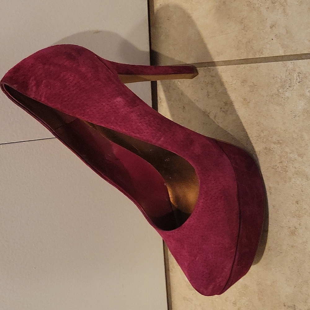 Jessica Simpson Maroon heels